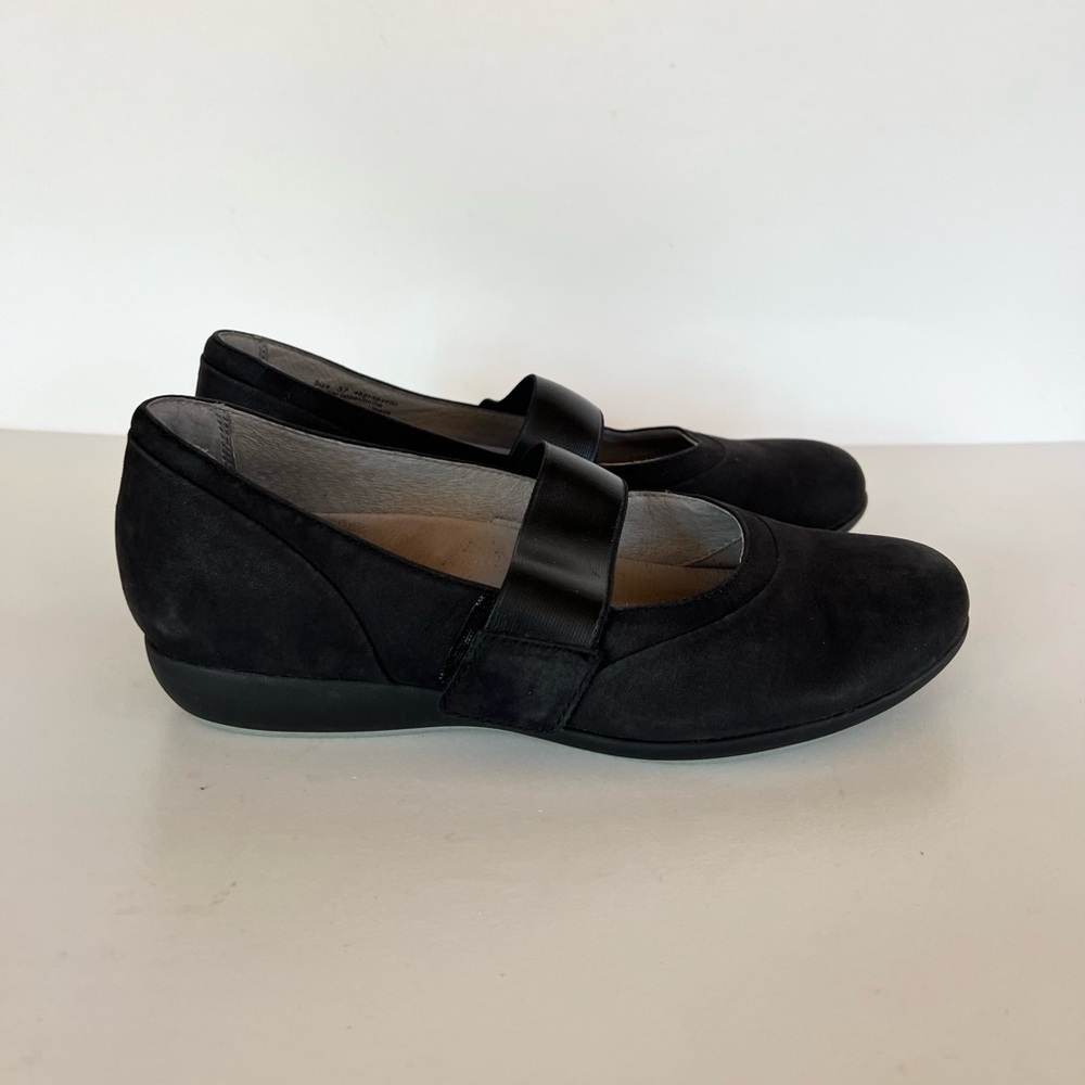 Dansko Kendra Milled Leather Nubuck Mary Jane Shoes in Black, size EU 37